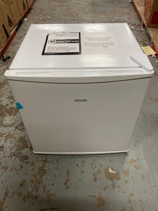 Lot 237  
            Nottingham SR2 - Collection Only 

                
ABODE FREESTANDING TABLE TOP FREEZER MODEL NO: ATTFZ0E1W (COLLECTION ONLY)