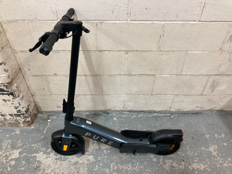 Lot 244  
            Nottingham SR2 - Collection Only 

                
PURE ELECTRIC SCOOTER  (COLLECTION ONLY)