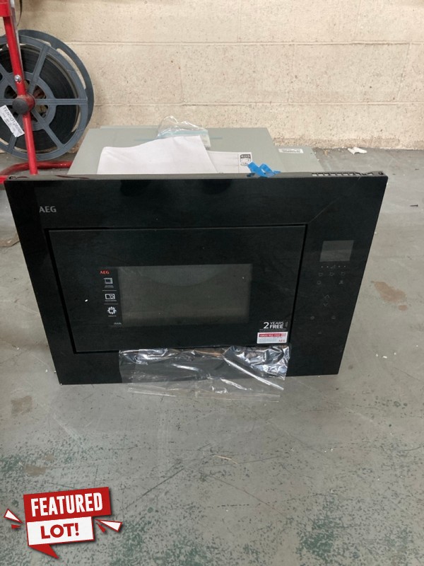 Lot 35  
            Nottingham SR2 - Delivery or Collection 

                
AEG FULLY BUILT IN MICROWAVE OVEN MODEL NO: OB6SM261UB ORIGINAL RRP: £459.99