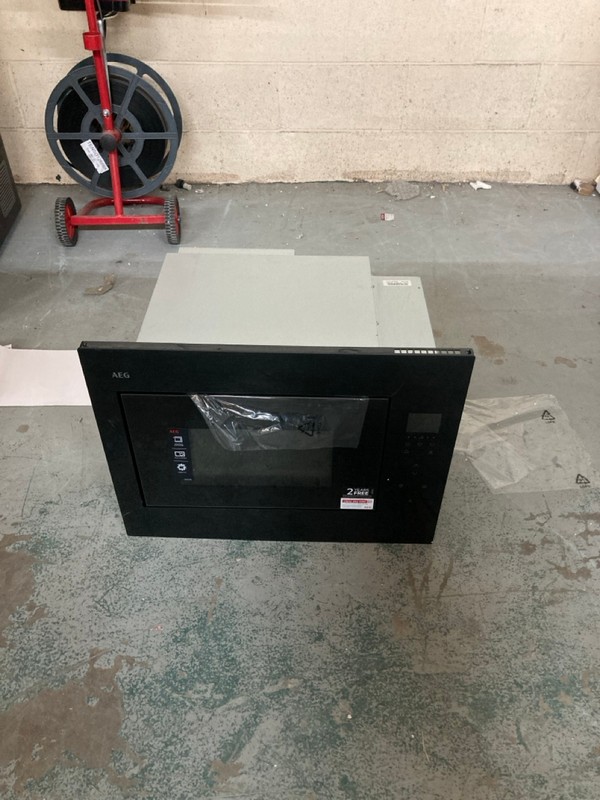 Lot 36  
            Nottingham SR2 - Delivery or Collection 

                
AEG FULLY BUILT IN MICROWAVE OVEN MODEL NO: OB6SM261UB ORIGINAL RRP: £459.99