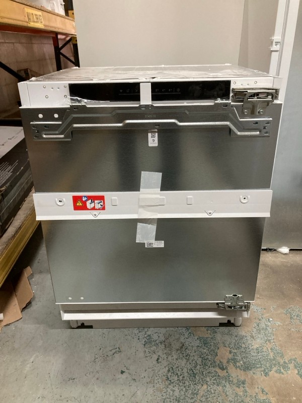Lot 9  
            Nottingham SR2 - Delivery or Collection 

                
BOSCH INTEGRATED UNDER COUNTER FRIDGE MODEL NO: KUR21VFE0G