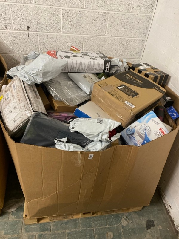 Lot 110  
            Nottingham SR3 - Delivery or Collection 

                
PALLET OF ITEMS TO INCLUDE ADJUSTABLE POTTY LADDER