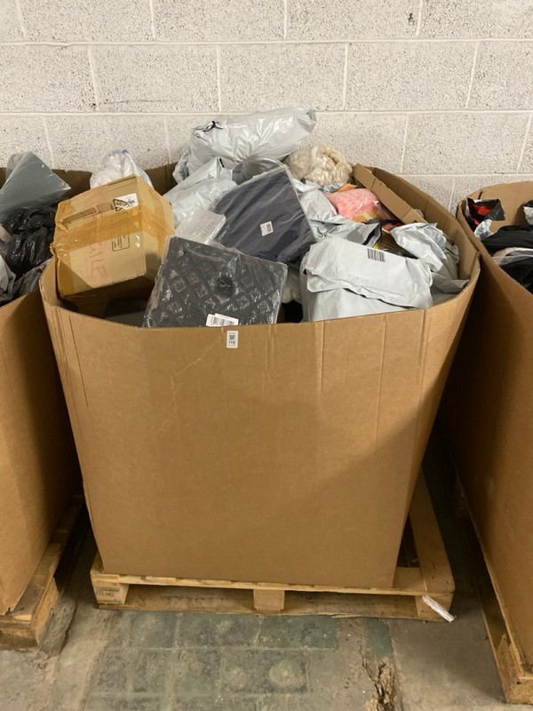 Lot 118  
            Nottingham SR3 - Delivery or Collection 

                
PALLET OF ITEMS TO INCLUDE DOUBLE MATTRESS BAG