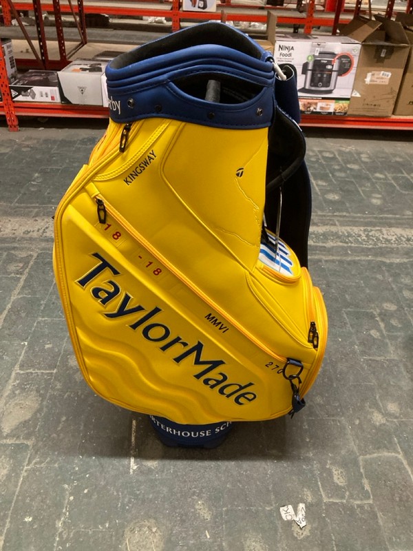 Lot 79  
            Nottingham SR3 - Delivery or Collection 

                
KINGSWAY MERSYSIDE DERBY GOLF BAG