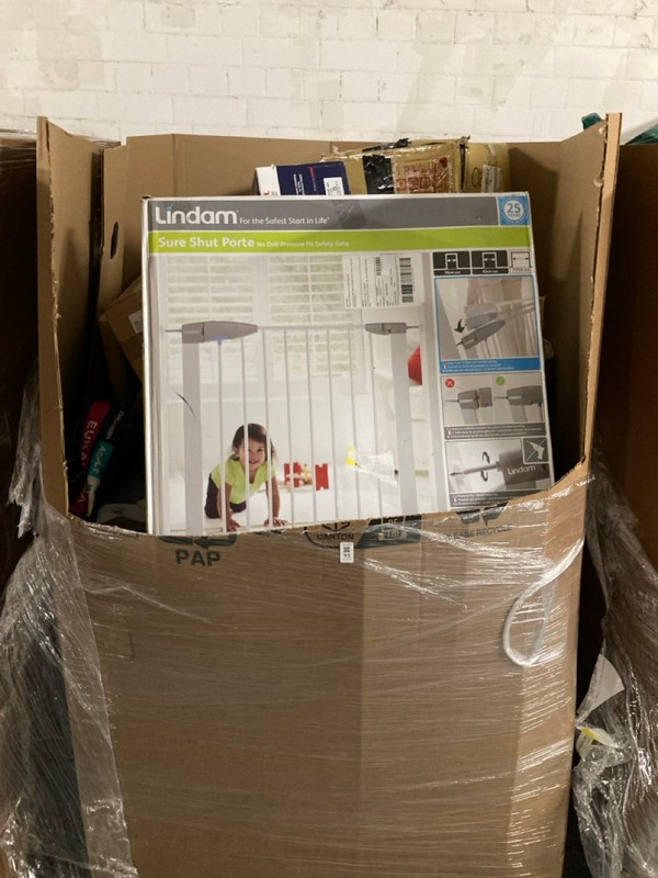 Lot 93  
            Nottingham SR3 - Delivery or Collection 

                
PALLET OF ITEMS TO INCLUDE SAFETY GATE