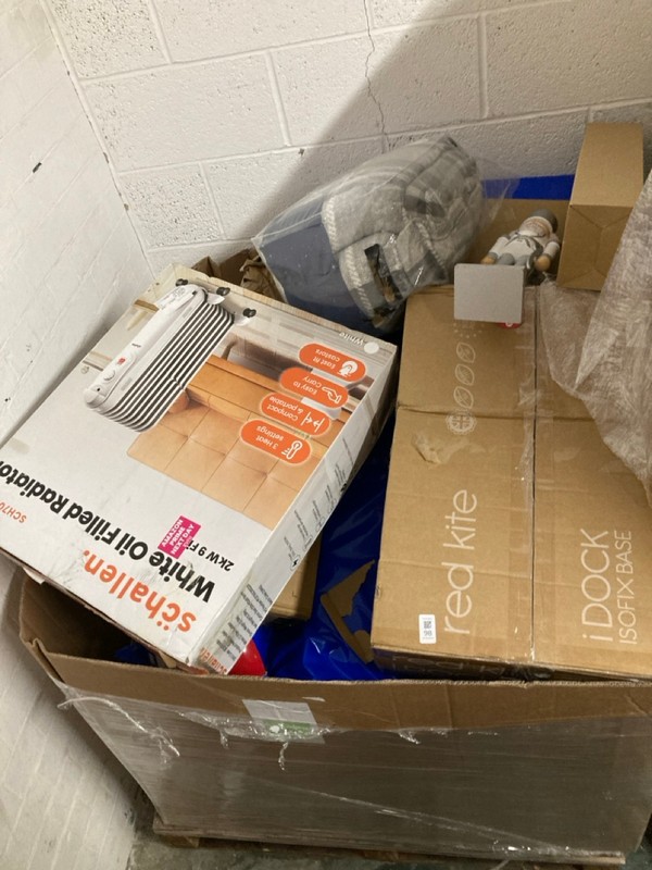 Lot 98  
            Nottingham SR3 - Delivery or Collection 

                
PALLET OF ITEMS TO INCLUDE WHITE OIL FILLED RADIATOR