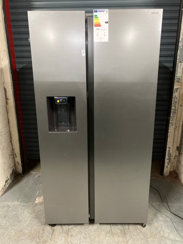 Lot 101  
            Nottingham SR6 - Delivery Or Collection 

                
SAMSUNG SERIES 6 FRIDGE FREEZER MODEL: RS70F64KET ORIGINAL RRP: £1,181.00