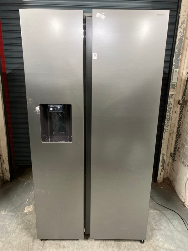 Lot 103  
            Nottingham SR6 - Delivery Or Collection 

                
SAMSUNG SERIES 6 SPACEMAX AMERICAN STYLE FRIDGE FREEZER MODEL: RS70F64KDT ORIGINA...