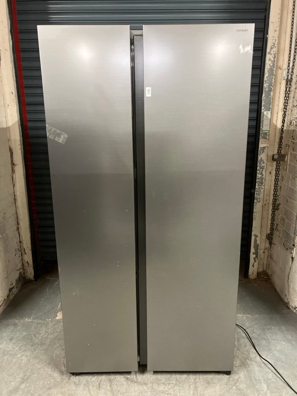 Lot 104  
            Nottingham SR6 - Delivery Or Collection 

                
SAMSUNG SERIES 6 SPACEMAX FRIDGE FREEZER MODEL: RS70F65QET ORIGINAL RRP: £1,289.00
