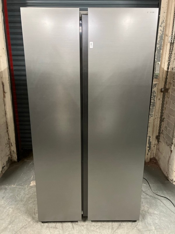 Lot 105  
            Nottingham SR6 - Delivery Or Collection 

                
SAMSUNG SERIES 6 SPACEMAX FRIDGE FREEZER MODEL: RS70F65QET ORIGINAL RRP: £1,289.00