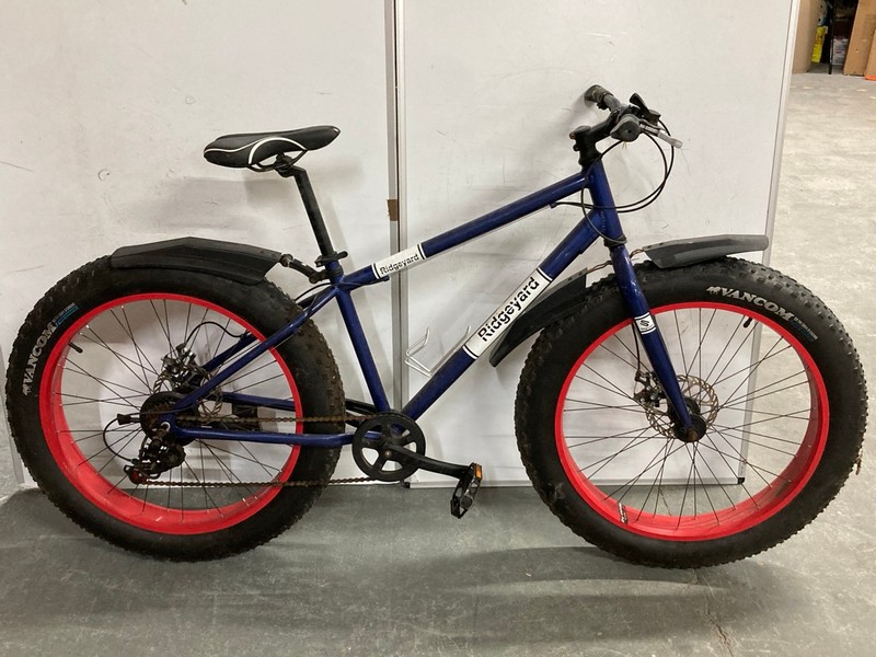 Lot 143  
            Nottingham SR6 - Collection Only 

                
RIDGEYARD BLUE FRAME PEDAL BICYCLE (MPSS02391572) (COLLECTION ONLY)