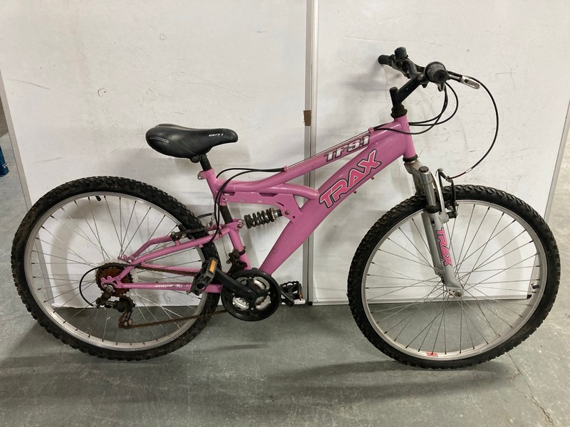 Lot 161  
            Nottingham SR6 - Collection Only 

                
TRAX TFS.1 PINK FRAME PEDAL BICYCLE (MPSS02391580) (COLLECTION ONLY)
