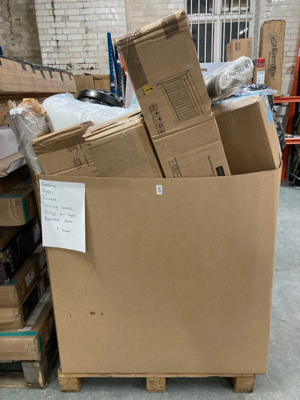 Lot 168  
            Nottingham SR6 - Delivery Or Collection 

                
PALLET OF ITEMS TO INC NINJA AIR FRYER, FURNIUTRE ITEMS, BEDDING AND RUGS (ALL IT...