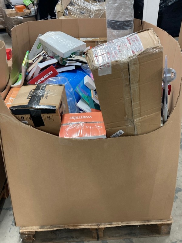 Lot 192  
            Nottingham SR6 - Delivery Or Collection 

                
PALLET OF ITEMS TO INC DREO FAN HEATER, INDOOR RUG AND WARMLITE HEATER (ALL ITEMS...