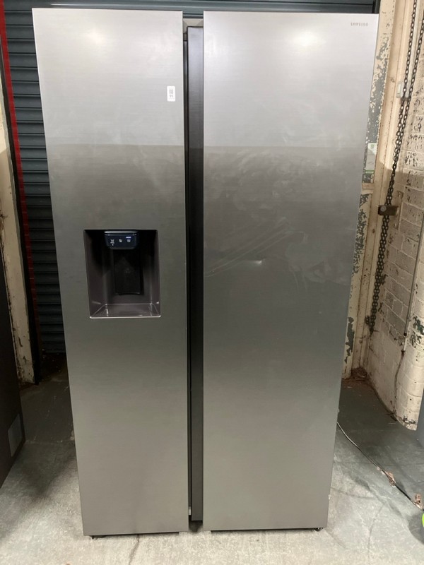 Lot 95  
            Nottingham SR6 - Delivery Or Collection 

                
SAMSUNG SERIES 7 SPACEMAX AMERICAN FRIDGE FREEZER MODEL: RS70F66KCT ORIGINAL RRP:...