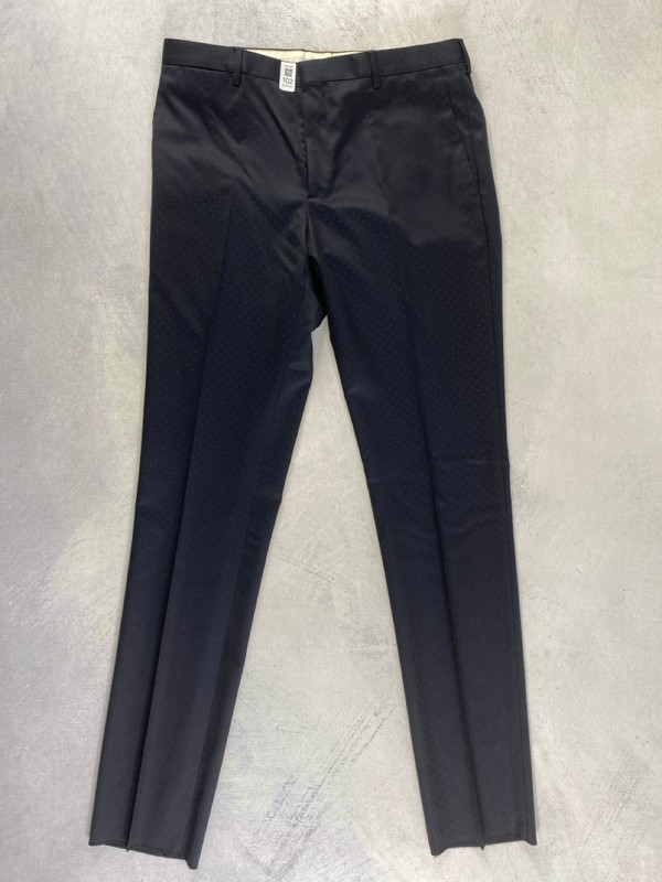 Lot 102  
            Nottingham Prem - Delivery Only 

                
PAUL SMITH MENS TROUSER. SIZE 38/6R MADE FROM 100% WOOL