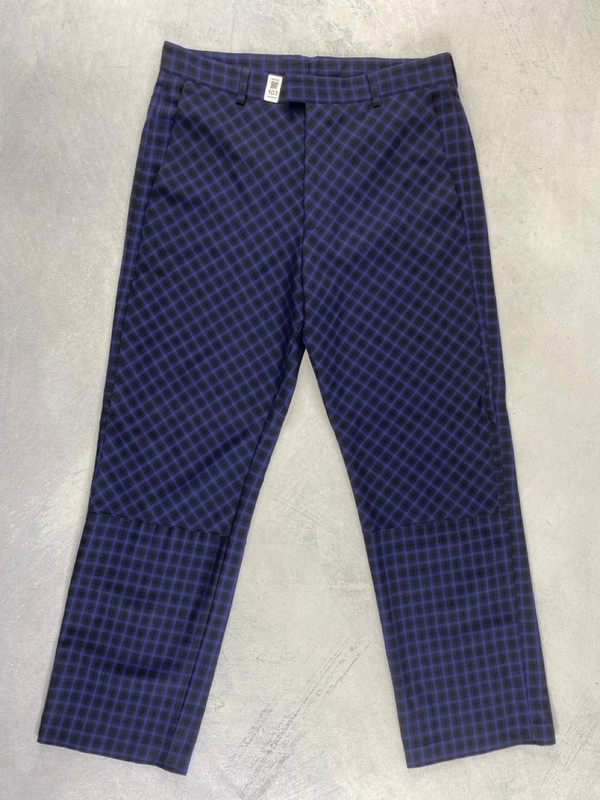 Lot 103  
            Nottingham Prem - Delivery Only 

                
PAUL SMITH MENS TROUSER. SIZE 32 MADE FROM 100% WOOL