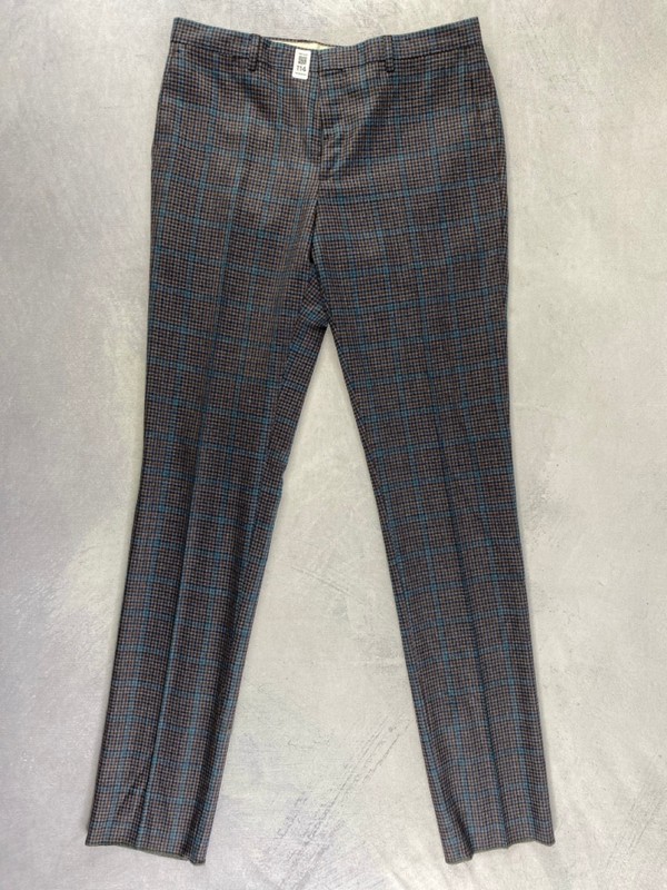 Lot 114  
            Nottingham Prem - Delivery Only 

                
PAUL SMITH MENS TROUSER. SIZE 38/6R