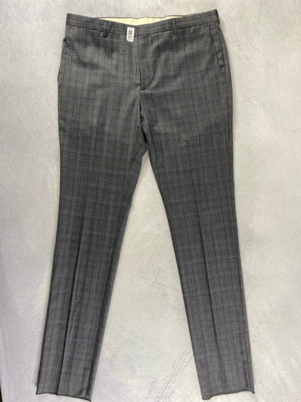 Lot 121  
            Nottingham Prem - Delivery Only 

                
PAUL SMITH MENS TROUSER. SIZE 40/6R MADE FROM 100% WOOL
