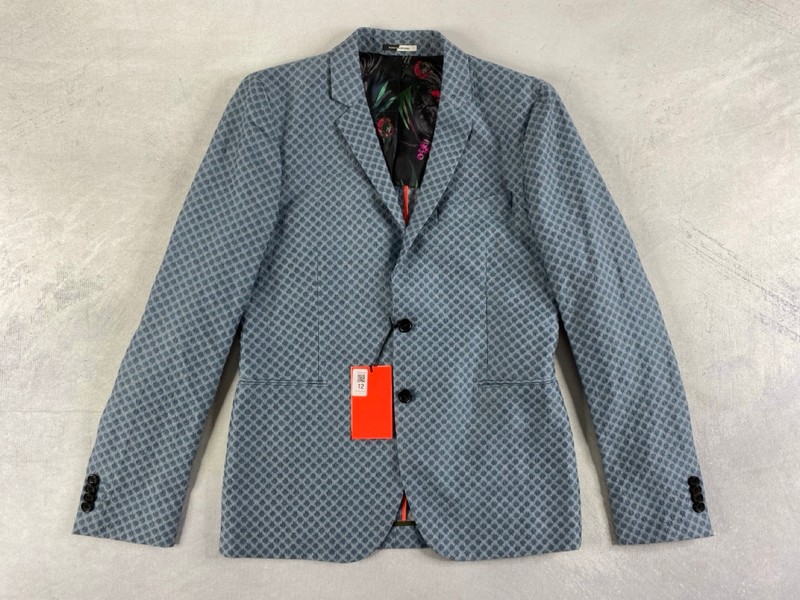 Lot 12  
            Nottingham Prem - Delivery Only 

                
PAUL SMITH MENS BUTTON JACKET.SIZE 38/48