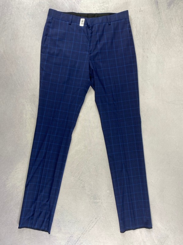 Lot 140  
            Nottingham Prem - Delivery Only 

                
PAUL SMITH MENS TROUSER. SIZE R38 MADE FROM 100% WOOL