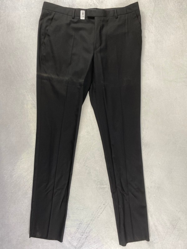 Lot 156  
            Nottingham Prem - Delivery Only 

                
PAUL SMITH MENS TROUSER. SIZE 44/6R MADE FROM 100% WOOL