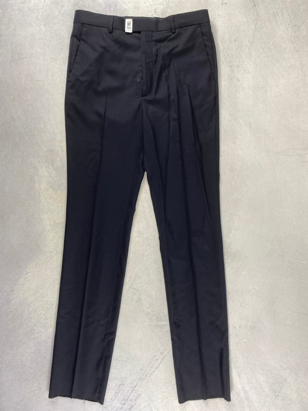 Lot 162  
            Nottingham Prem - Delivery Only 

                
PAUL SMITH MENS TROUSER. SIZE 38/32 MADE FROM 100% WOOL