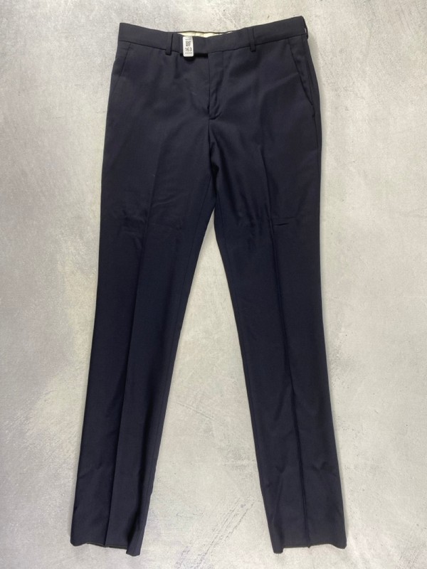 Lot 163  
            Nottingham Prem - Delivery Only 

                
PAUL SMITH MENS TROUSER. SIZE  R36 MADE FROM 100% WOOL