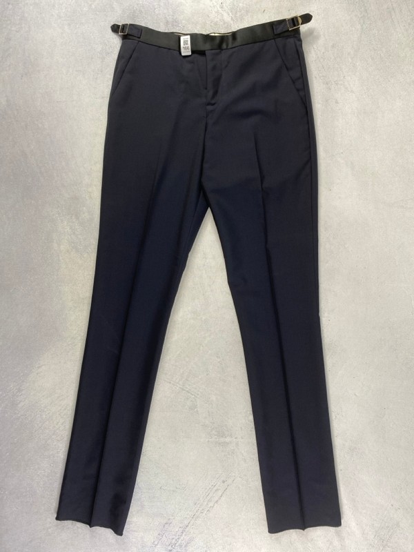 Lot 166  
            Nottingham Prem - Delivery Only 

                
PAUL SMITH MENS TROUSER. SIZE R36