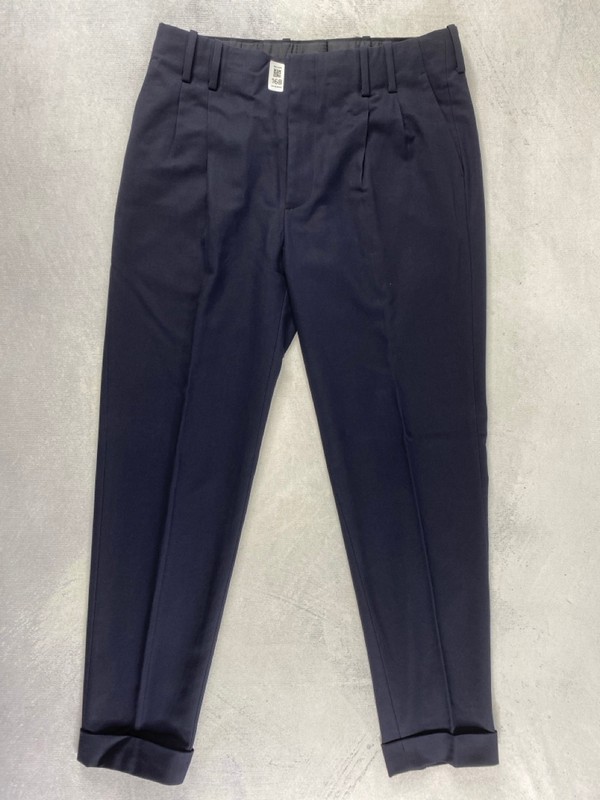 Lot 168  
            Nottingham Prem - Delivery Only 

                
PAUL SMITH MENS TROUSER. SIZE 32