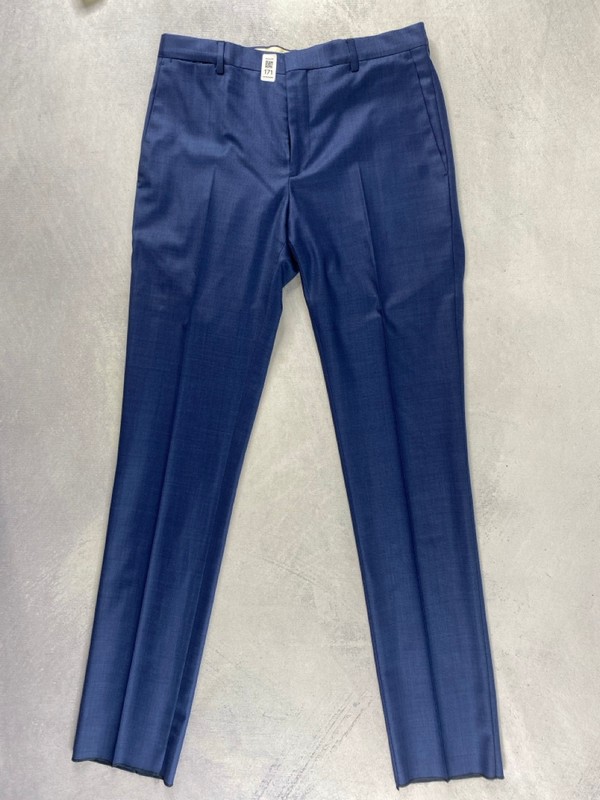 Lot 171  
            Nottingham Prem - Delivery Only 

                
PAUL SMITH MENS TROUSER. SIZE 36/6R MADE FROM 100% WOOL