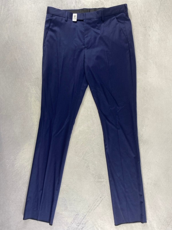 Lot 174  
            Nottingham Prem - Delivery Only 

                
PAUL SMITH MENS TROUSER. SIZE 38/32 MADE FROM 100% WOOL