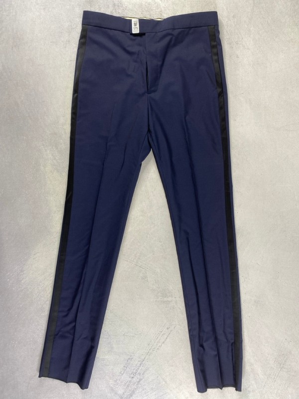 Lot 175  
            Nottingham Prem - Delivery Only 

                
PAUL SMITH MENS TROUSER. SIZE R38