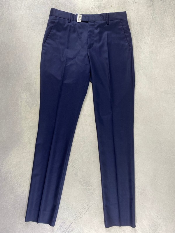 Lot 178  
            Nottingham Prem - Delivery Only 

                
PAUL SMITH MENS TROUSER. SIZE 38/6R MADE FROM 100% WOOL
