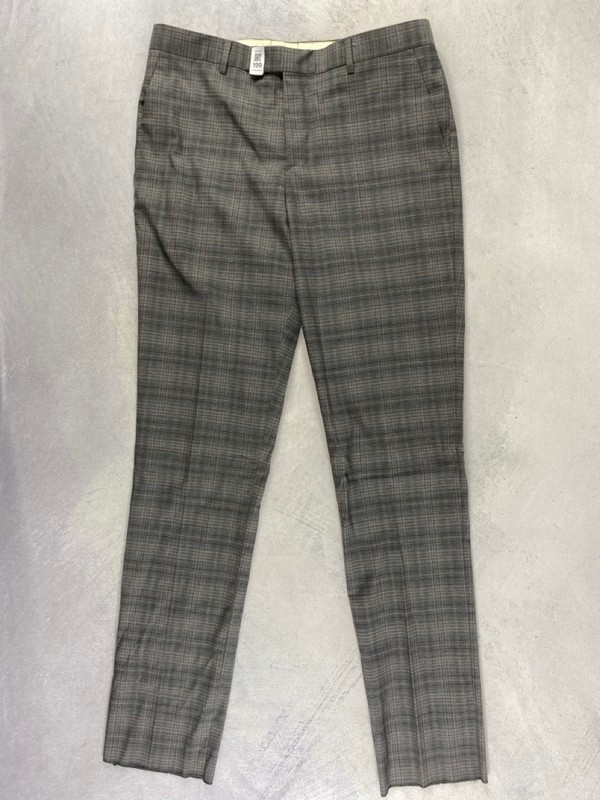 Lot 199  
            Nottingham Prem - Delivery Only 

                
PAUL SMITH MENS TROUSER. SIZE 40/6R MADE FROM 100% WOOL