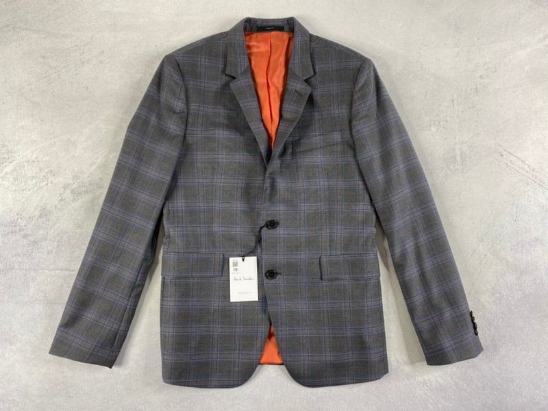 Lot 19  
            Nottingham Prem - Delivery Only 

                
PAUL SMITH MENS BUTTON JACKET.SIZE 38/48 MADE FROM 100% WOOL