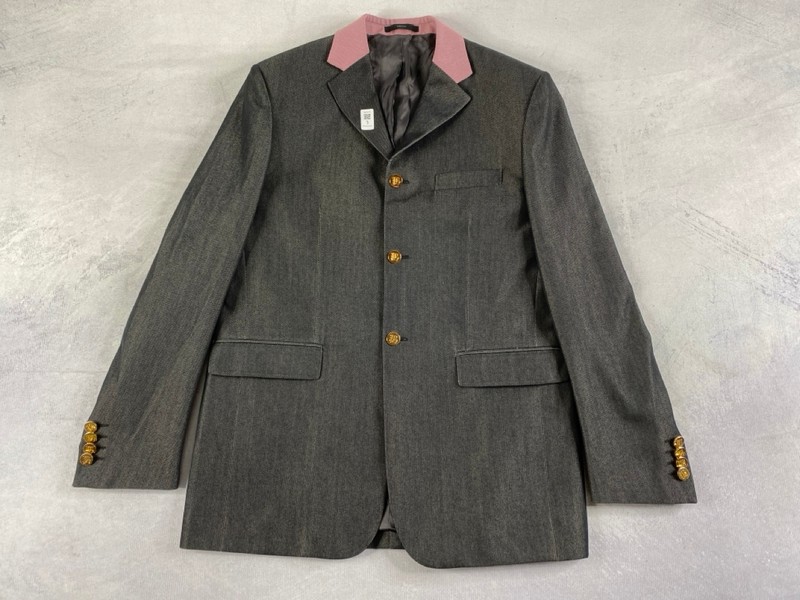 Lot 1  
            Nottingham Prem - Delivery Only 

                
PAUL SMITH MENS BUTTON JACKET.SIZE 38/6R