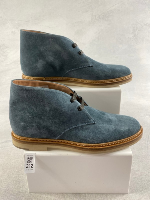 Lot 212  
            Nottingham Prem - Delivery Only 

                
PAUL SMITH MENS SHOES IN SUEDE SIZE 8