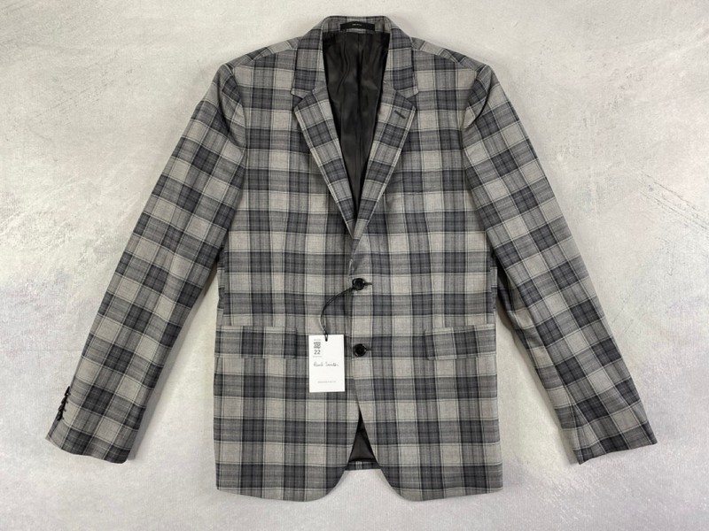 Lot 22  
            Nottingham Prem - Delivery Only 

                
PAUL SMITH MENS BUTTON JACKET.SIZE 38/48R MADE FROM 100% WOOL