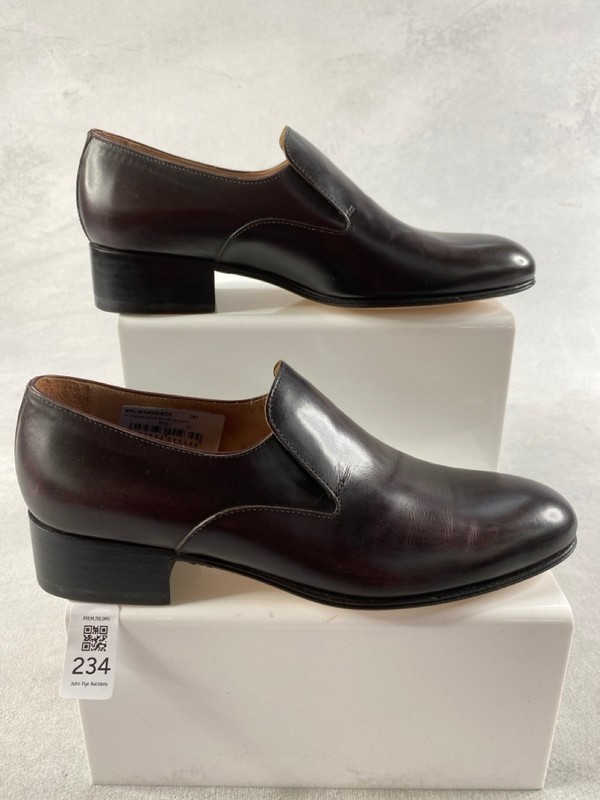 Lot 234  
            Nottingham Prem - Delivery Only 

                
PAUL SMITH WOMENS SHOES SIZE 37