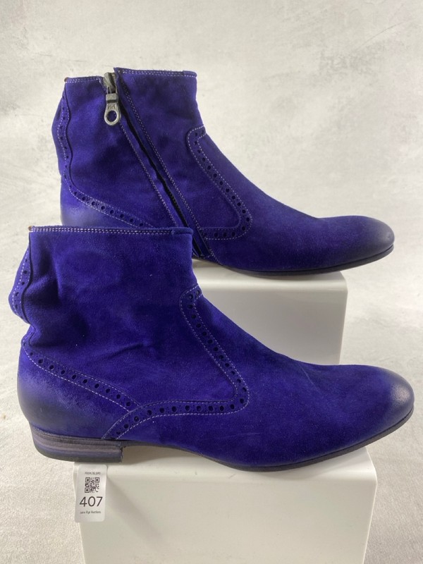 Lot 407  
            Nottingham Prem - Delivery Only 

                
PAUL SMITH MENS BOOTS SIZE 8