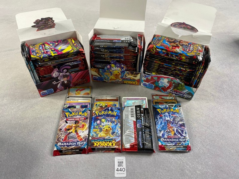 Lot 440  
            Nottingham Prem - Delivery Only 

                
LARGE QUANTITY OF OPENED POKEMON CARDS