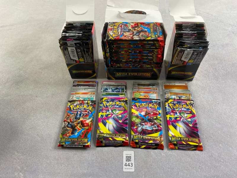 Lot 443  
            Nottingham Prem - Delivery Only 

                
LARGE QUANTITY OF OPENED POKEMON CARDS