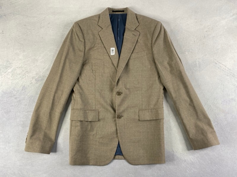 Lot 53  
            Nottingham Prem - Delivery Only 

                
PAUL SMITH MENS BUTTON JACKET.SIZE 38R