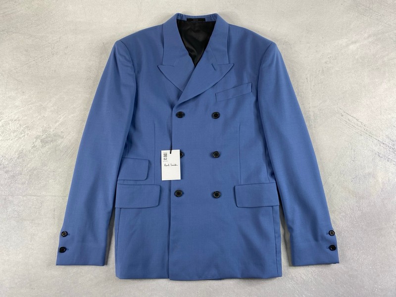 Lot 62  
            Nottingham Prem - Delivery Only 

                
PAUL SMITH MENS BUTTON JACKET.SIZE 38 MADE FROM 100% WOOL