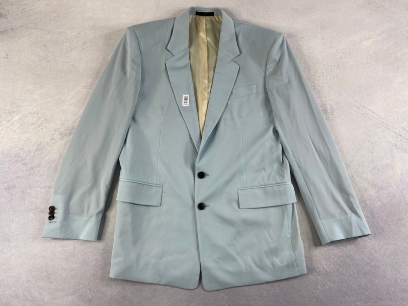 Lot 64  
            Nottingham Prem - Delivery Only 

                
PAUL SMITH MENS BUTTON JACKET.SIZE 38L MADE FROM 100% WOOL