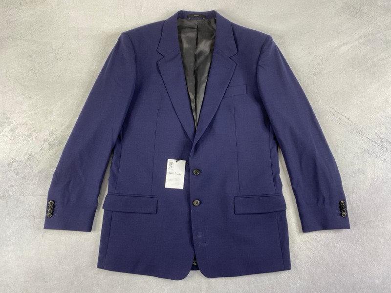 Lot 73  
            Nottingham Prem - Delivery Only 

                
PAUL SMITH MENS BUTTON JACKET.SIZE 38 MADE FROM 100% WOOL