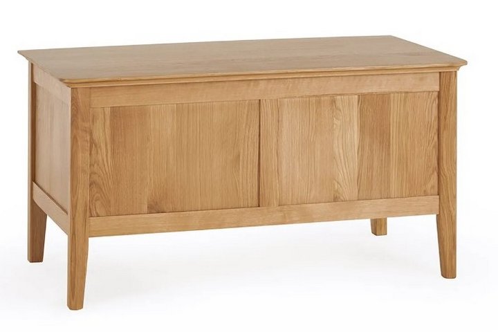 Lot 162  
            Marchington SR10 - Delivery or Collection 

                
OAK FURNITURELAND COPENHAGEN NATURAL SOLID OAK BLANKET BOX - ORIGINAL RRP £399.99...