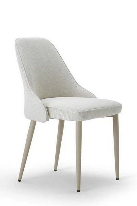 Lot 32  
            Marchington SR10 - Delivery or Collection 

                
OAK FURNITURELAND ARIA DINING CHAIR IN CREAM WITH CAPPUCCINO METAL LEGS - ORIGINA...