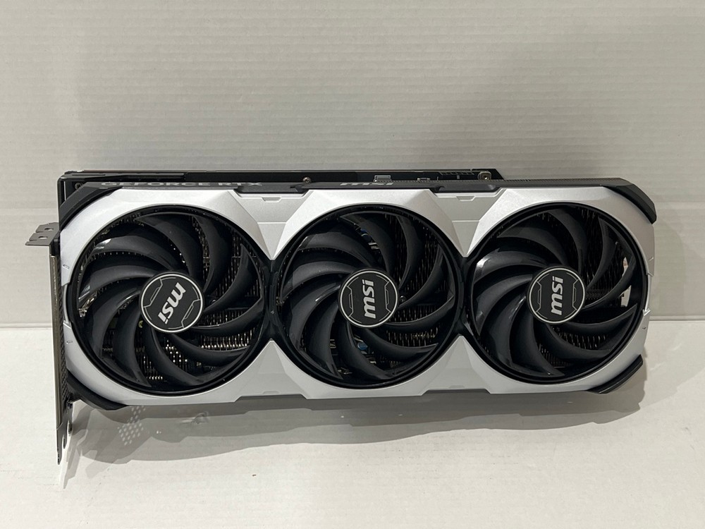 Lot 292  
            Chesterfield Tech - Parcel Delivery Only 

                
MSI NVIDIA GEFORCE RTX 4090 VENTUS 3X 24G OC GRAPHICS CARD. (UNIT ONLY (DAMAGED))...